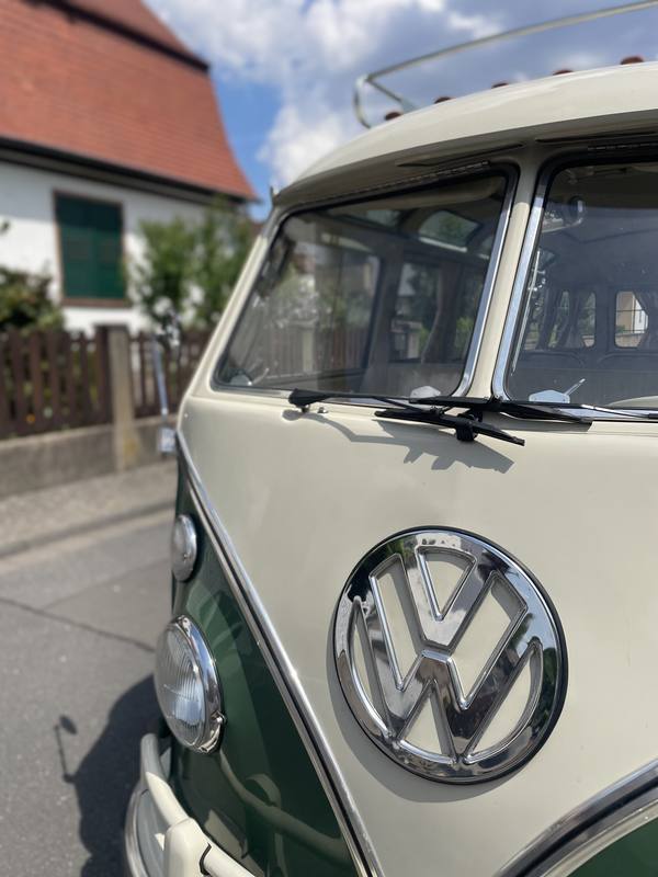 BulliBecker VW Bulli Front mit VW-Logo